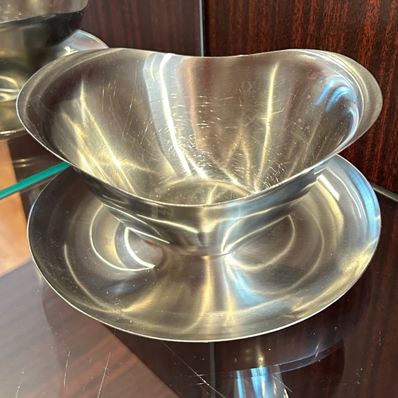 Royal Dolphin Staainless Steel Bown with Under-plate Japan Gravy Bowl 3.5" High - Picture 3 of 14